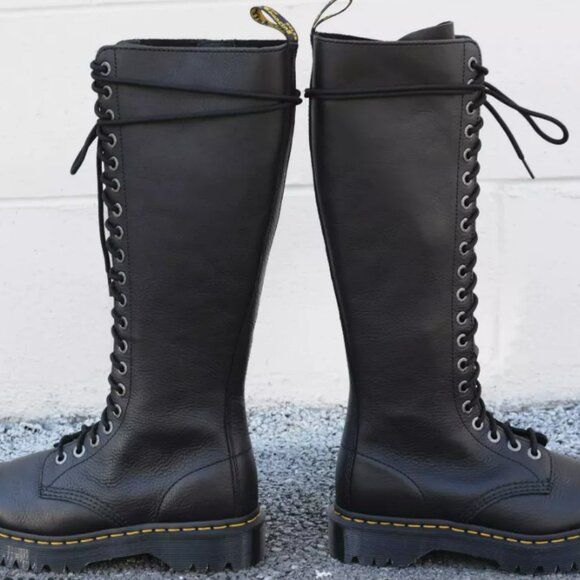 DR MARTENS 1B60 LEATHER VIRGINIA KNEE HIGH BOOTS MSRP$280 SOFT+SUPER COMFORTABLE - Picture 12 of 16